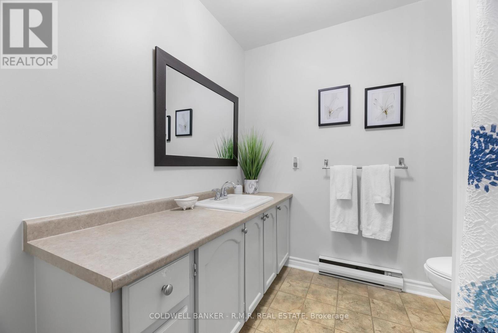 #5 373 D'ARCY STREET - 13