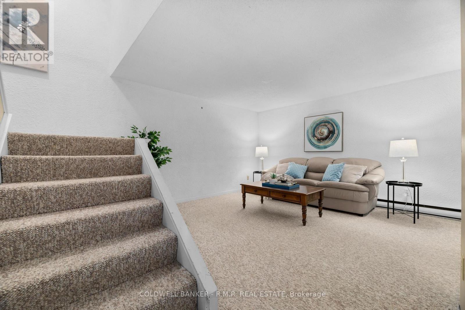 #5 373 D'ARCY STREET - 19