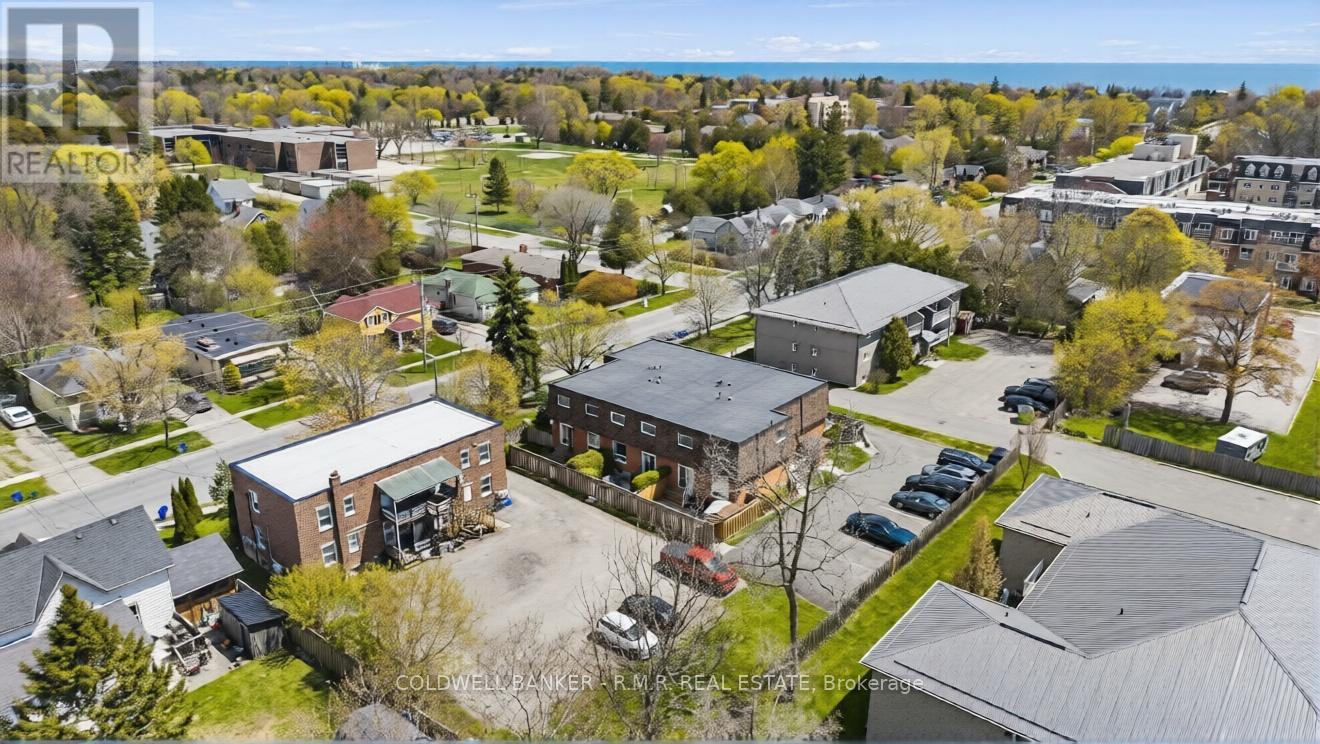 #5 373 D'ARCY STREET - 32