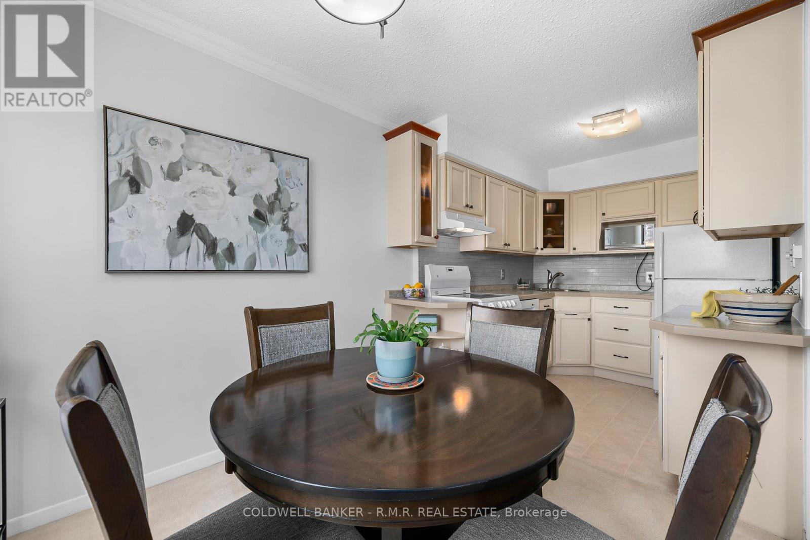 #5 373 D'ARCY STREET - 8