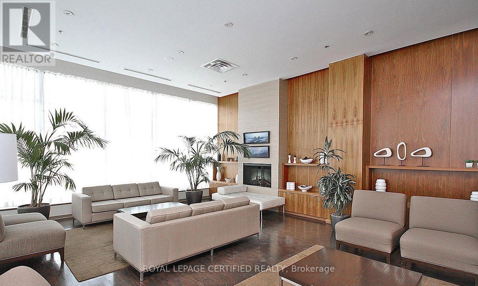 #1410 1 ELM DRIVE W - 22