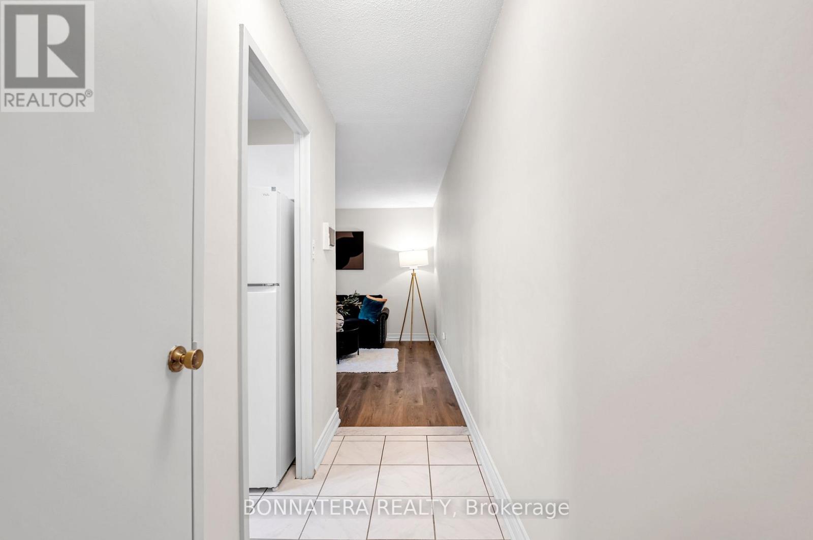 #905 3065 QUEEN FREDERICA DRIVE - 14
