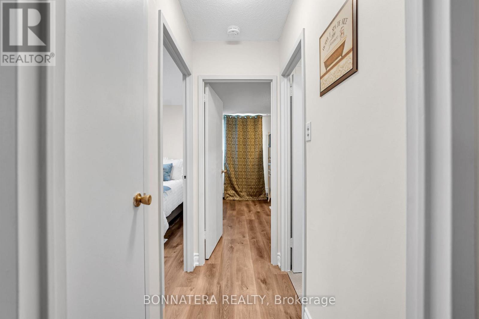 #905 3065 QUEEN FREDERICA DRIVE - 16