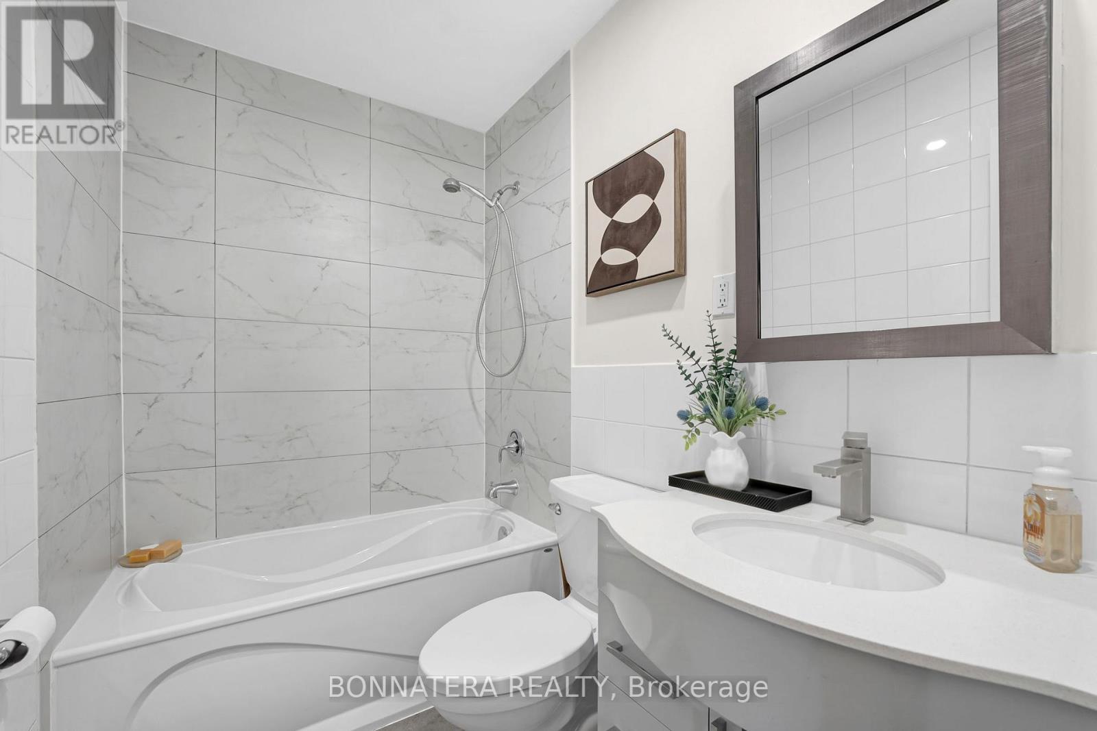 #905 3065 QUEEN FREDERICA DRIVE - 24