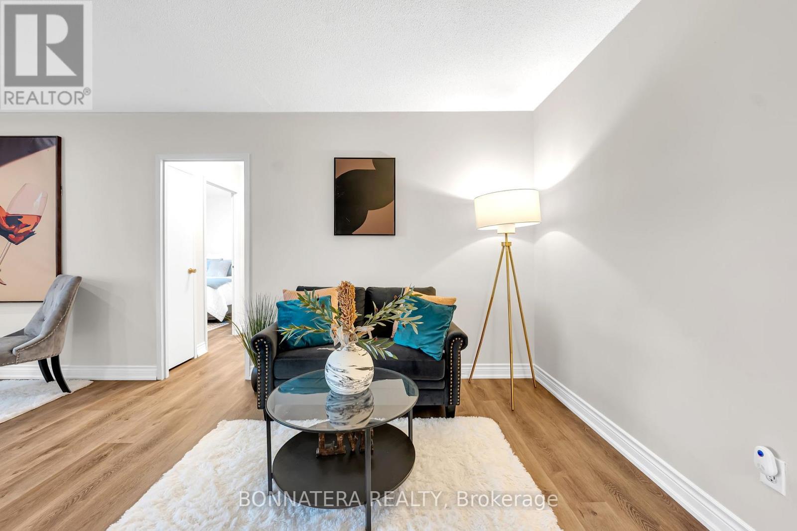 #905 3065 QUEEN FREDERICA DRIVE - Image 3