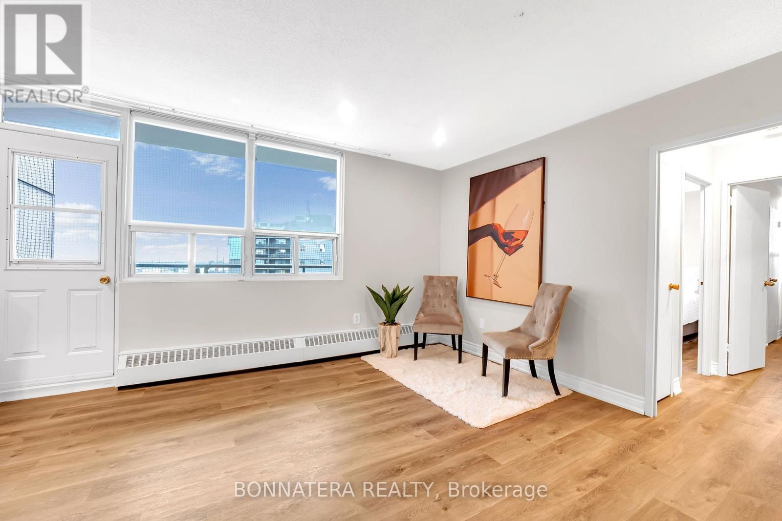 #905 3065 QUEEN FREDERICA DRIVE - 6