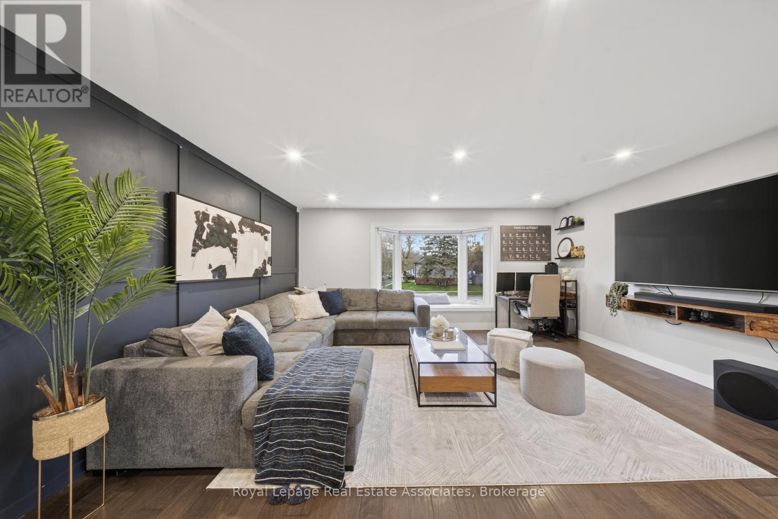 118 PARKVIEW DRIVE - 11