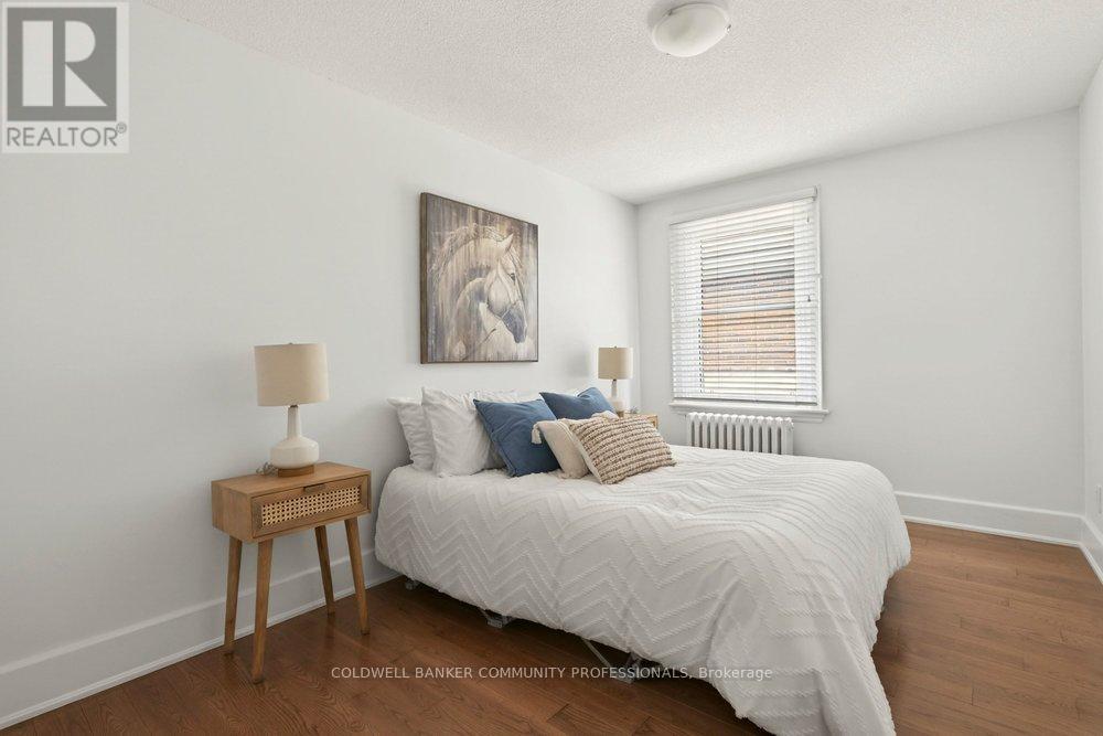 #7 21 MOUNTWOOD AVENUE - 32