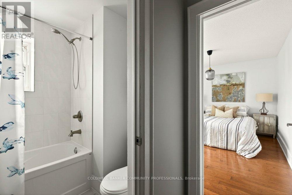 #7 21 MOUNTWOOD AVENUE - 36