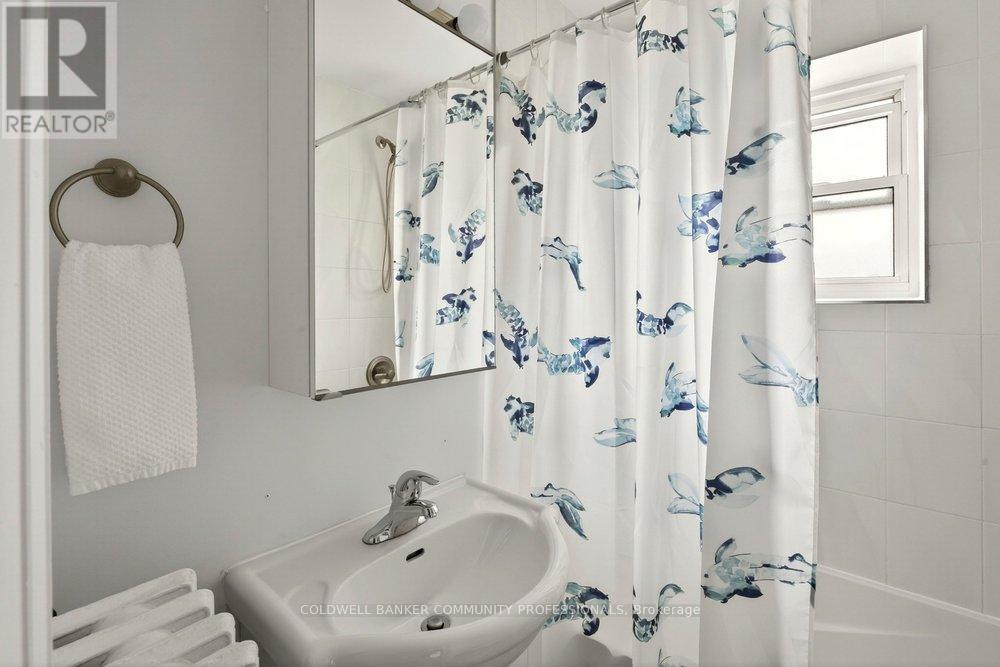 #7 21 MOUNTWOOD AVENUE - 37