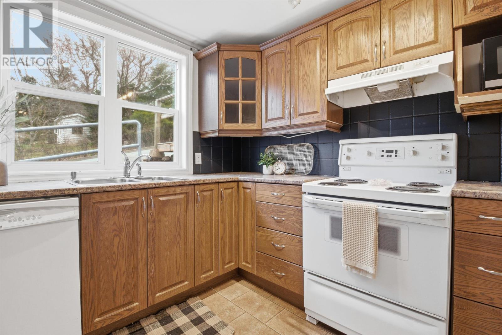 9 Maplewood Drive - 17