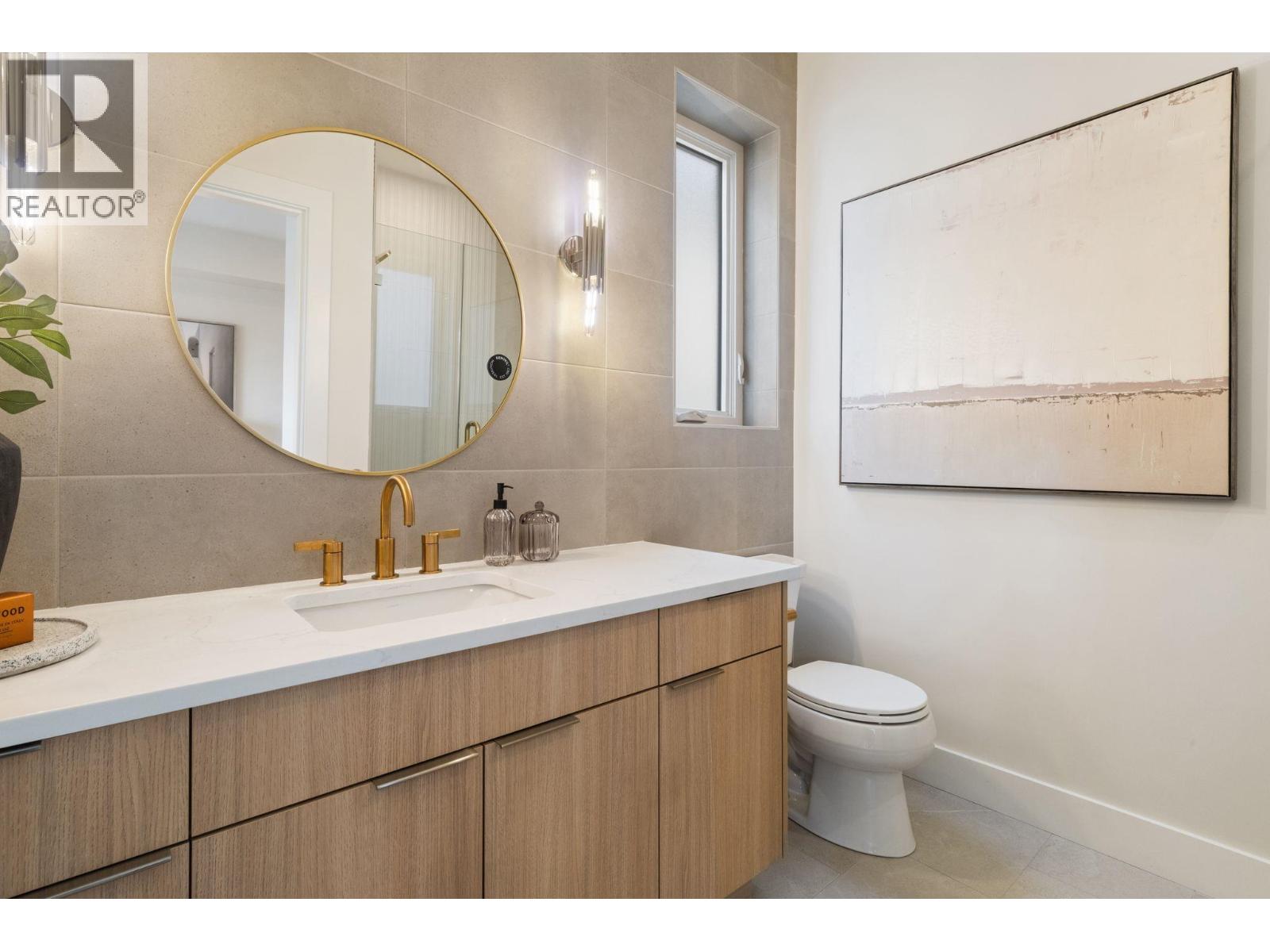 2 1937 TEMPLETON DRIVE, Vancouver