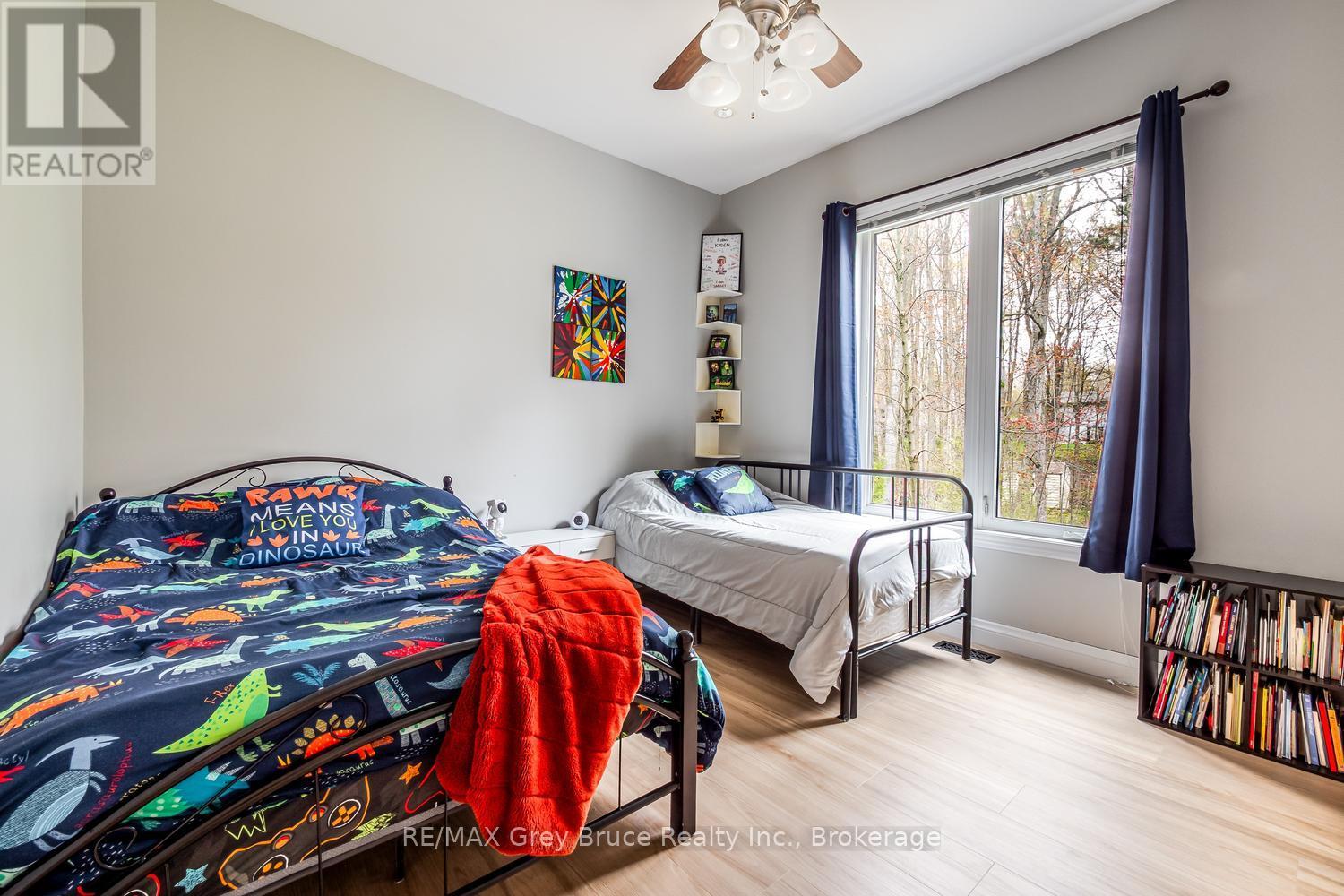 41 MARTIN DRIVE - 26