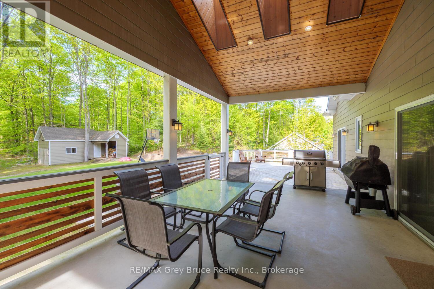 41 MARTIN DRIVE - 41