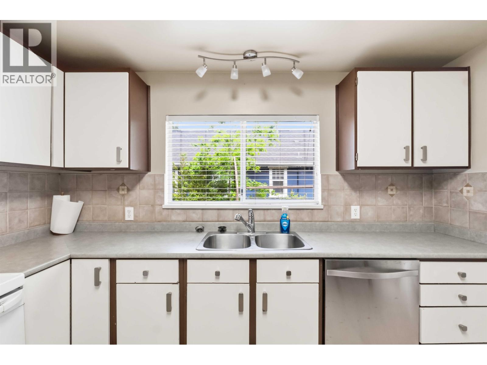 11328 MAPLE CRESCENT, Maple Ridge