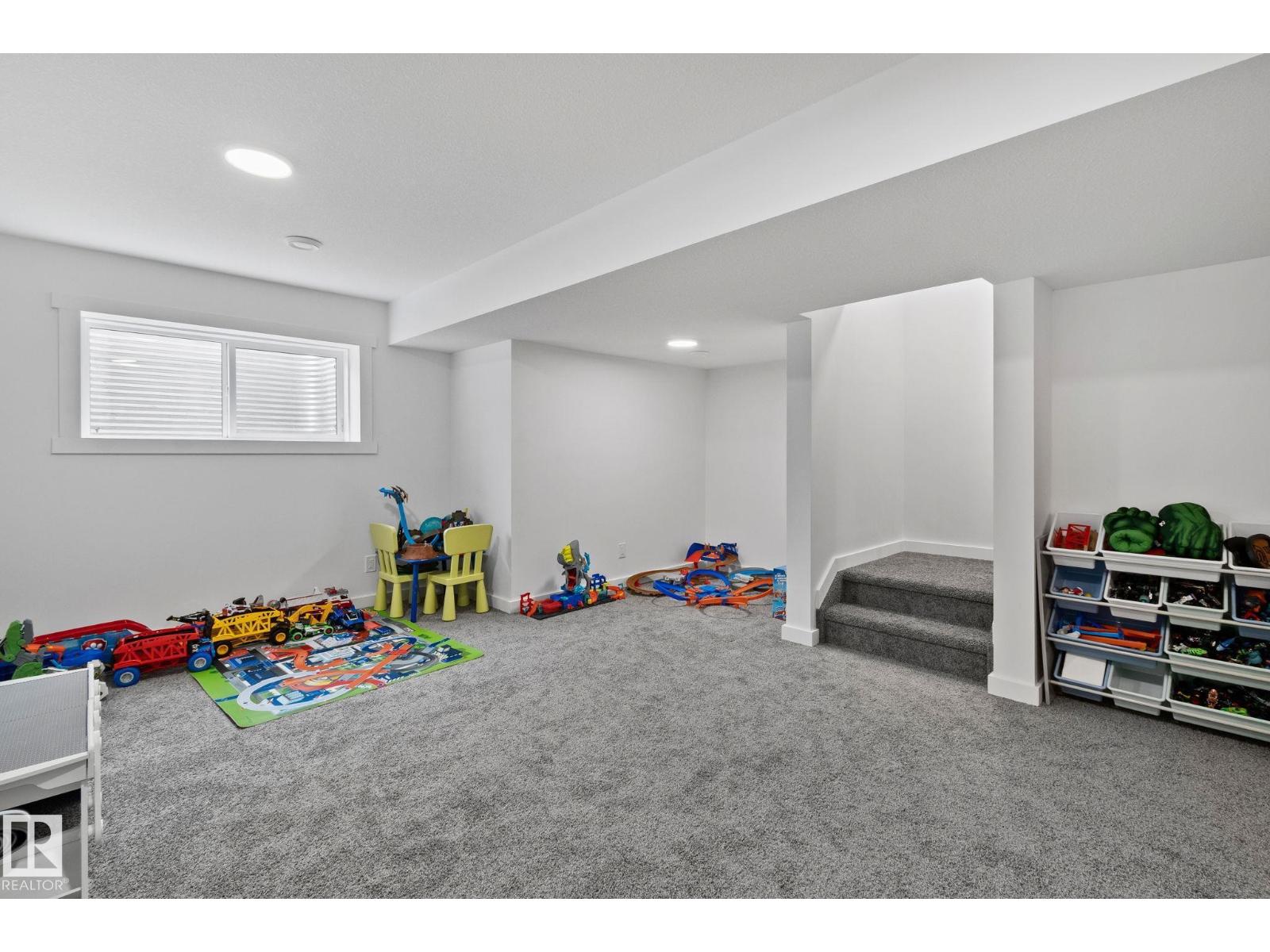 21027 130 AV NW, Edmonton