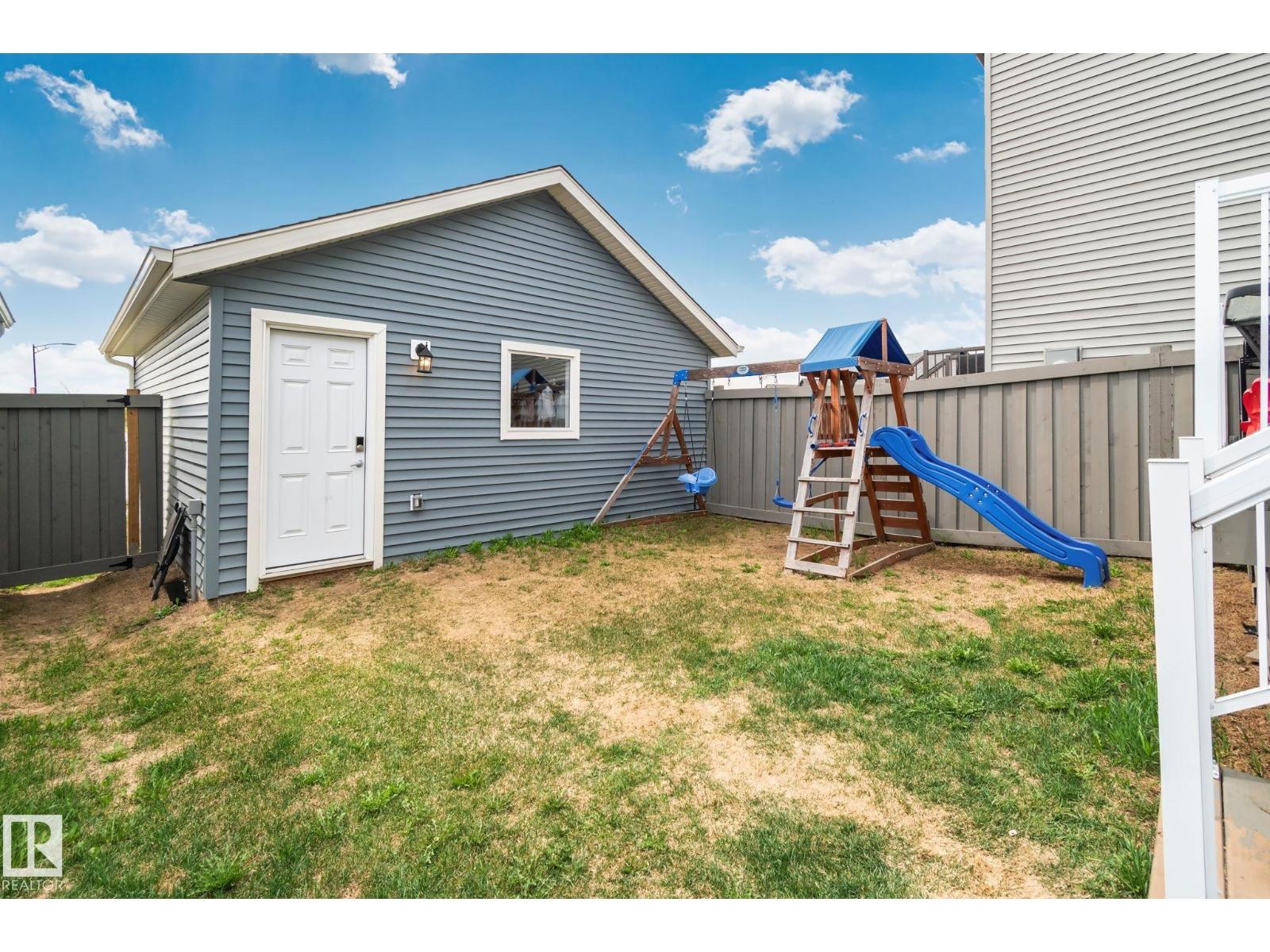 21027 130 AV NW, Edmonton