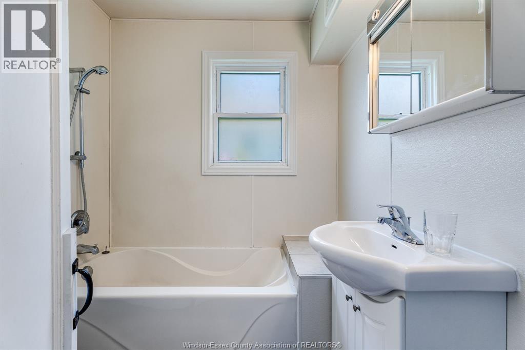 84 Robinson STREET, Leamington, Ontario, N8H1Z4 — Photo 12