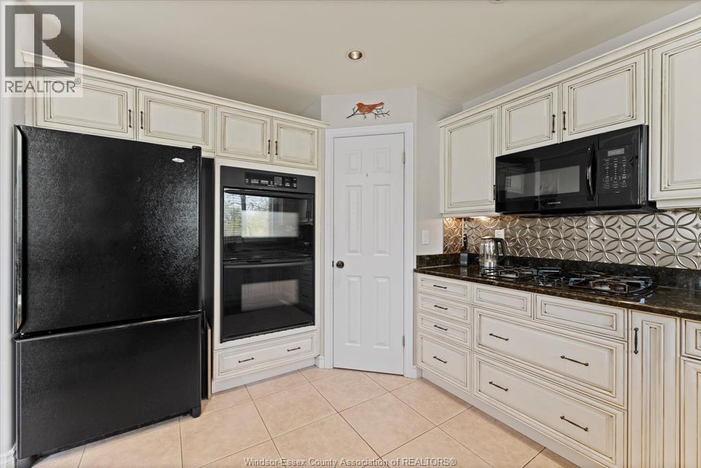 9597 MANITOU CRESCENT, Windsor, Ontario, N8P1H8 — Photo 34