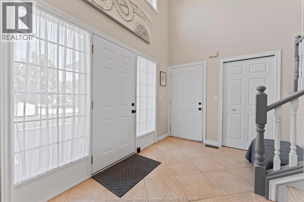 9597 MANITOU CRESCENT, Windsor, Ontario, N8P1H8 — Photo 2