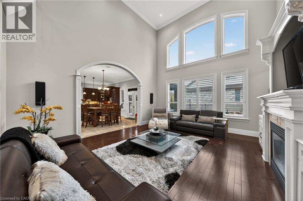 245 JOSEPH SCHOERG Crescent - 12