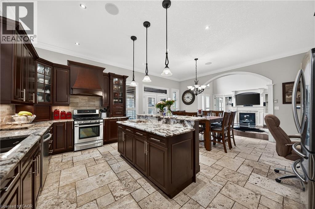 245 JOSEPH SCHOERG Crescent - 13