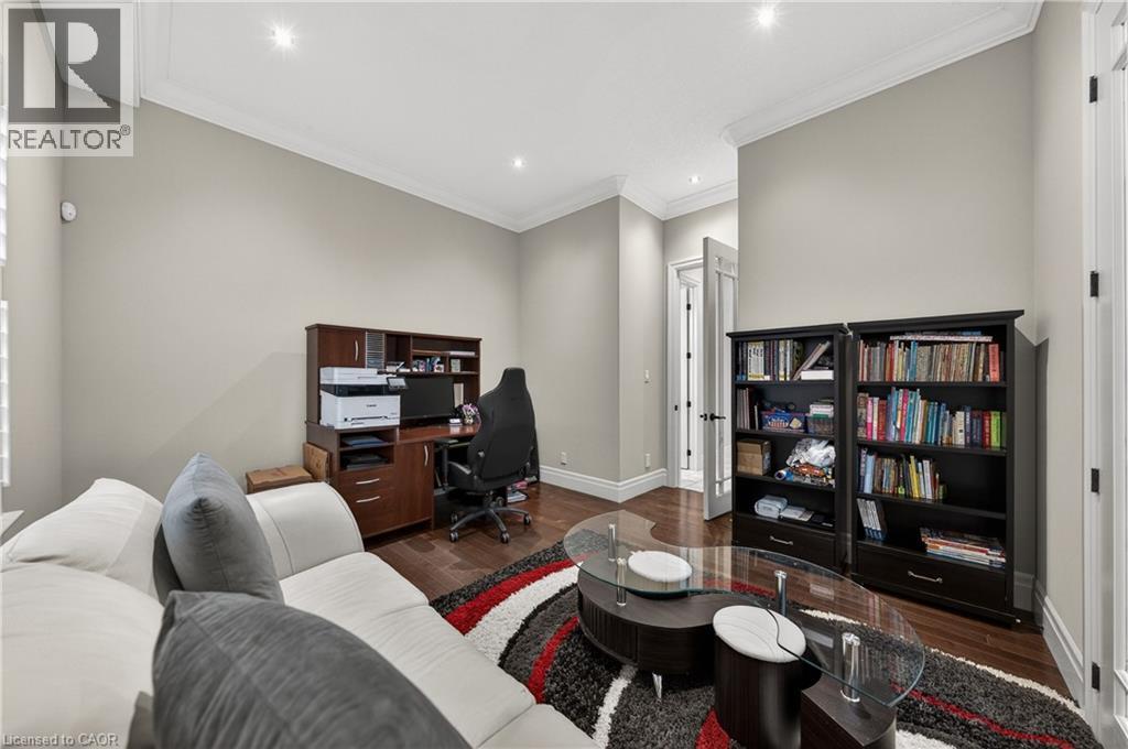 245 JOSEPH SCHOERG Crescent - 22