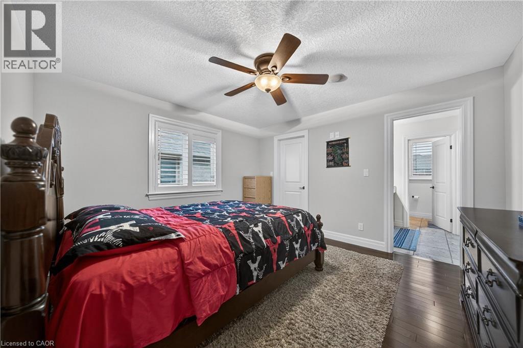 245 JOSEPH SCHOERG Crescent - 33