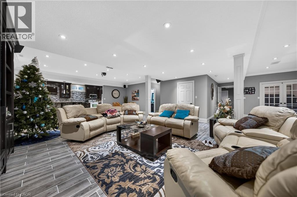 245 JOSEPH SCHOERG Crescent - 40