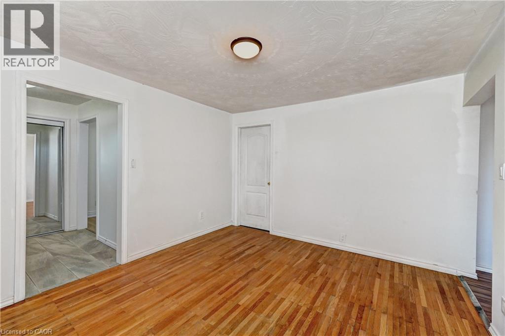 2340 FOUNTAIN Street N - 19