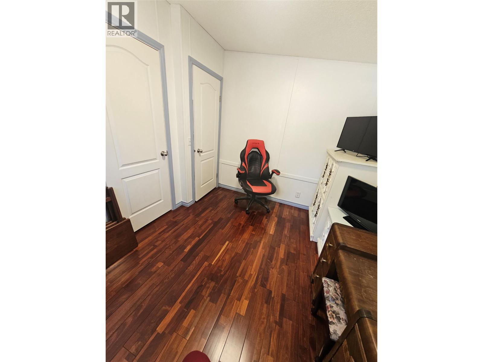 #38 5371 Princeton Avenue - 20