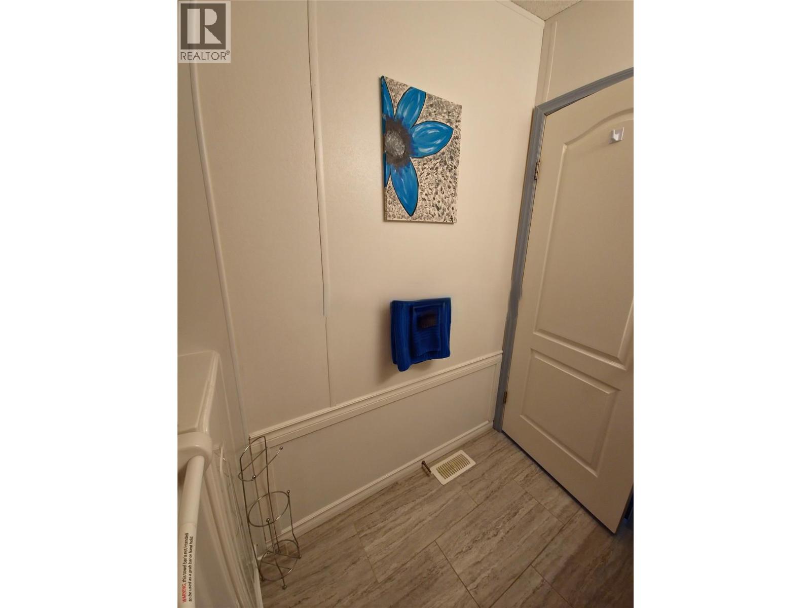 #38 5371 Princeton Avenue - 4