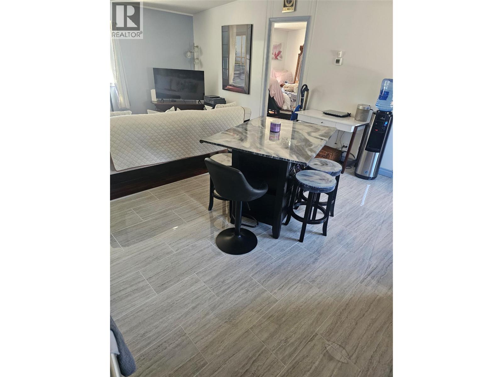 #38 5371 Princeton Avenue - 12