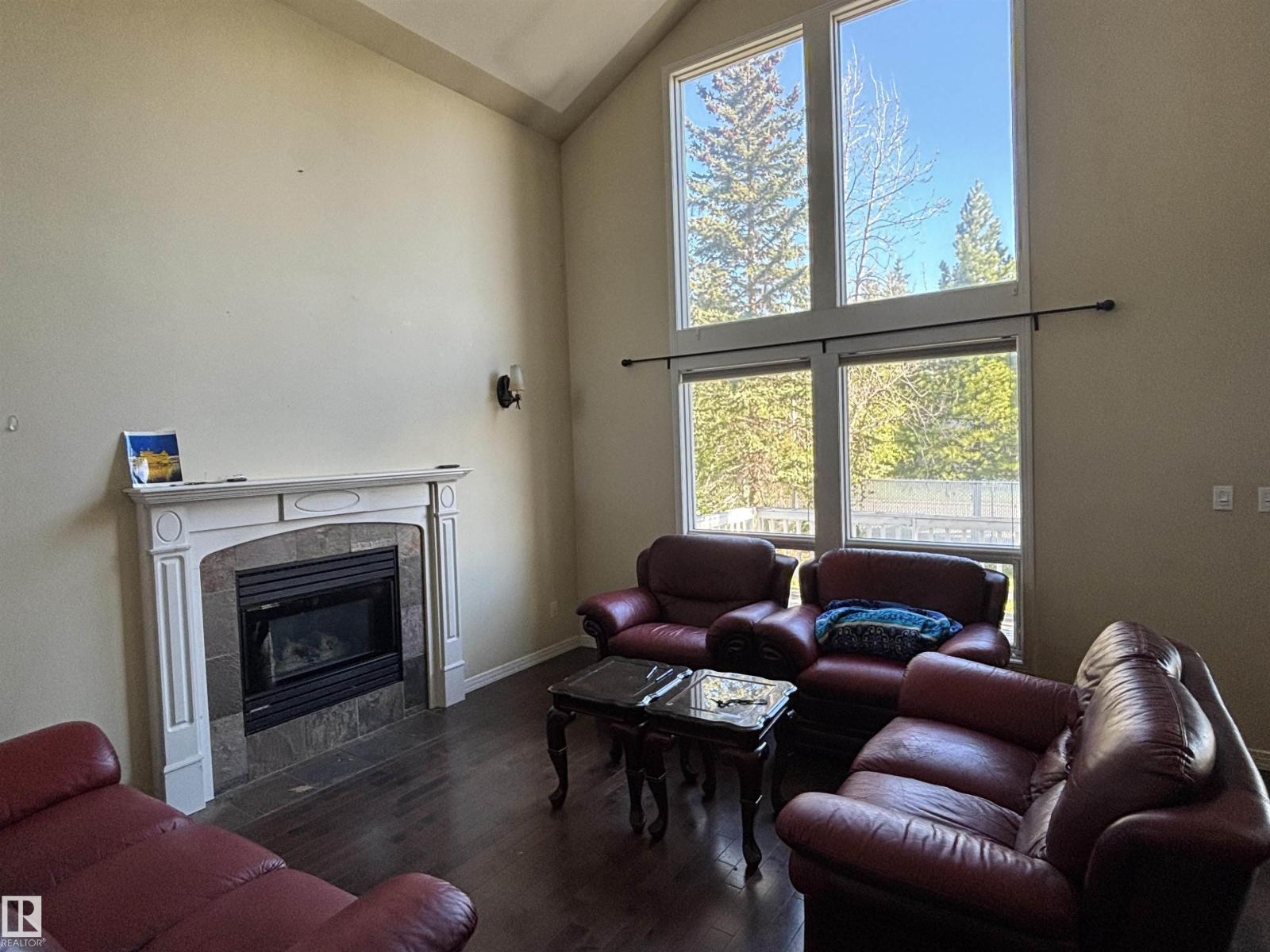 3516 49 AV — photo 6