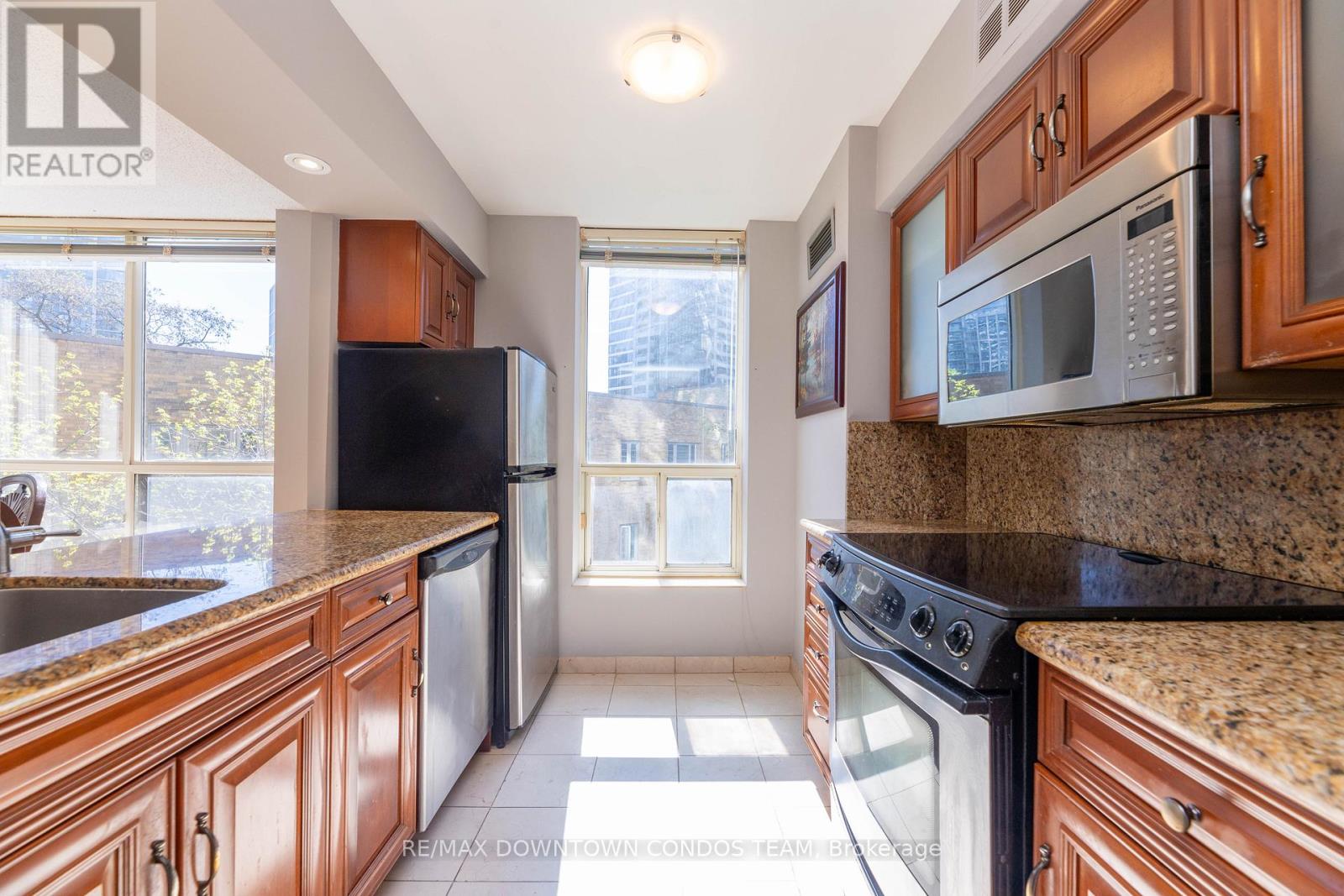 #506 44 ST JOSEPH STREET - 17