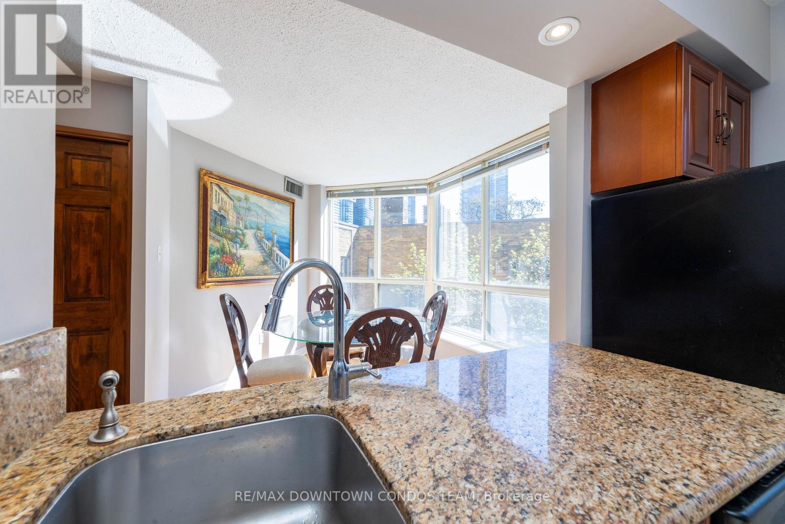 #506 44 ST JOSEPH STREET - 27