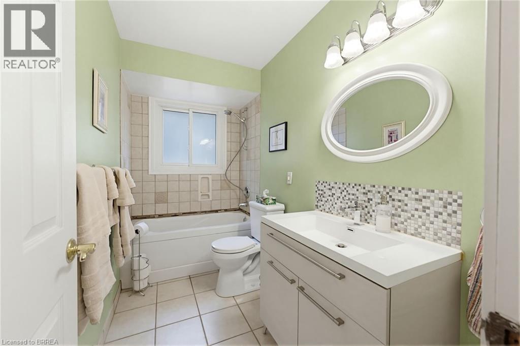 28 RIDGEWOOD Drive, Brantford, Ontario, N3R1A3 — Photo 32
