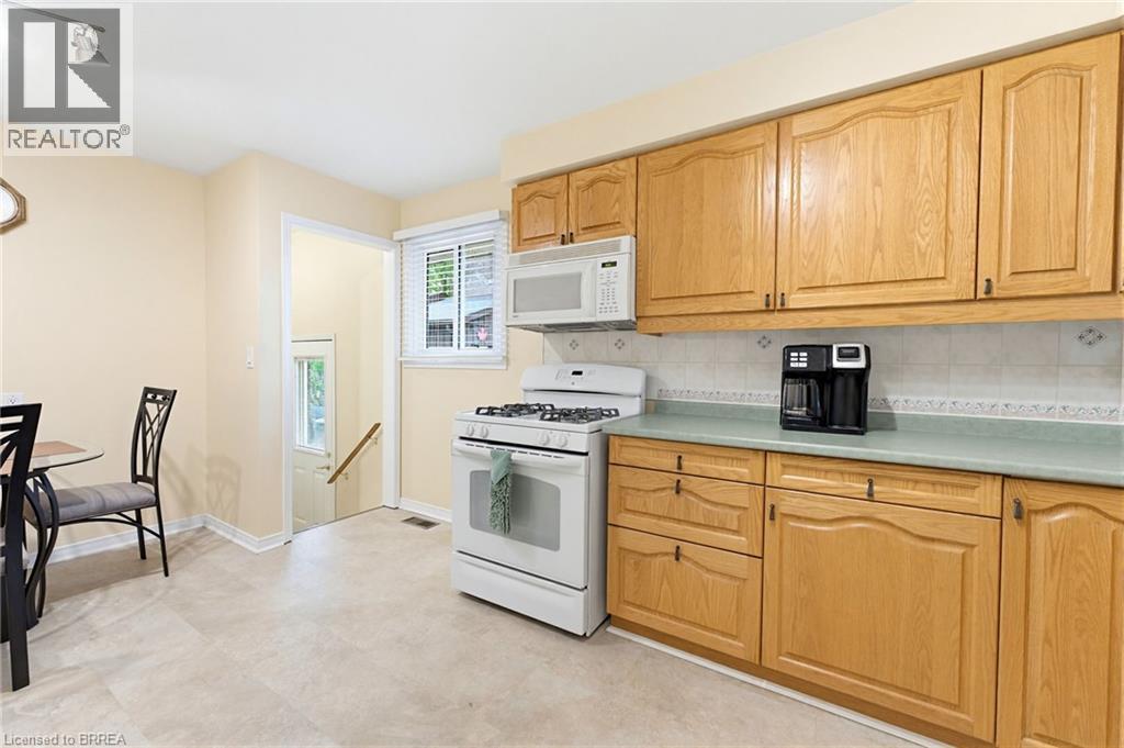 28 RIDGEWOOD Drive - 10