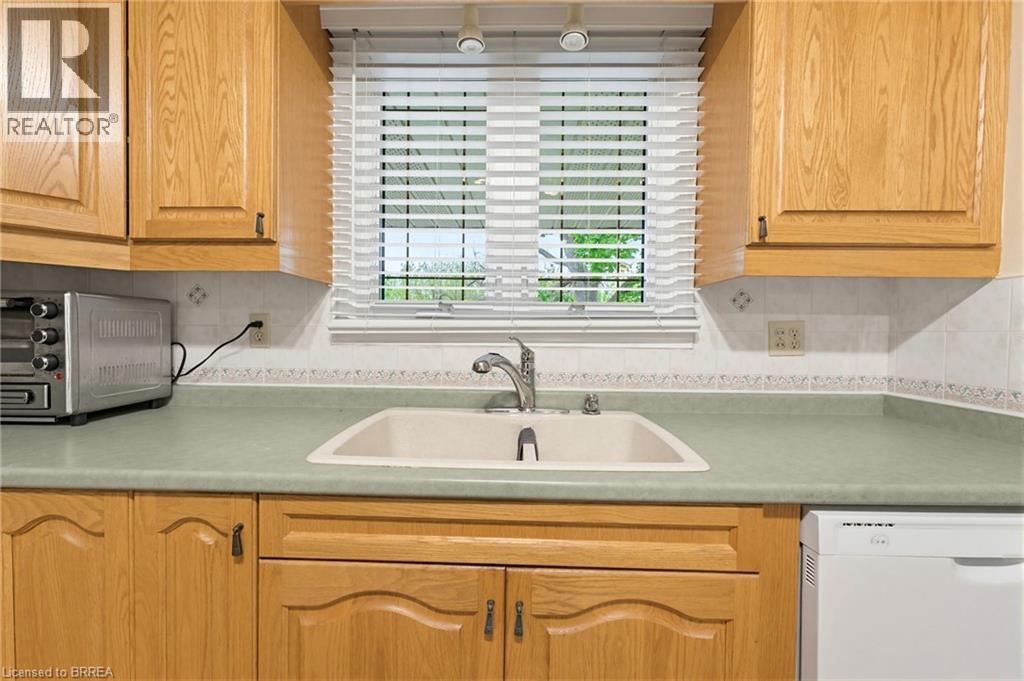 28 RIDGEWOOD Drive, Brantford, Ontario, N3R1A3 — Photo 17