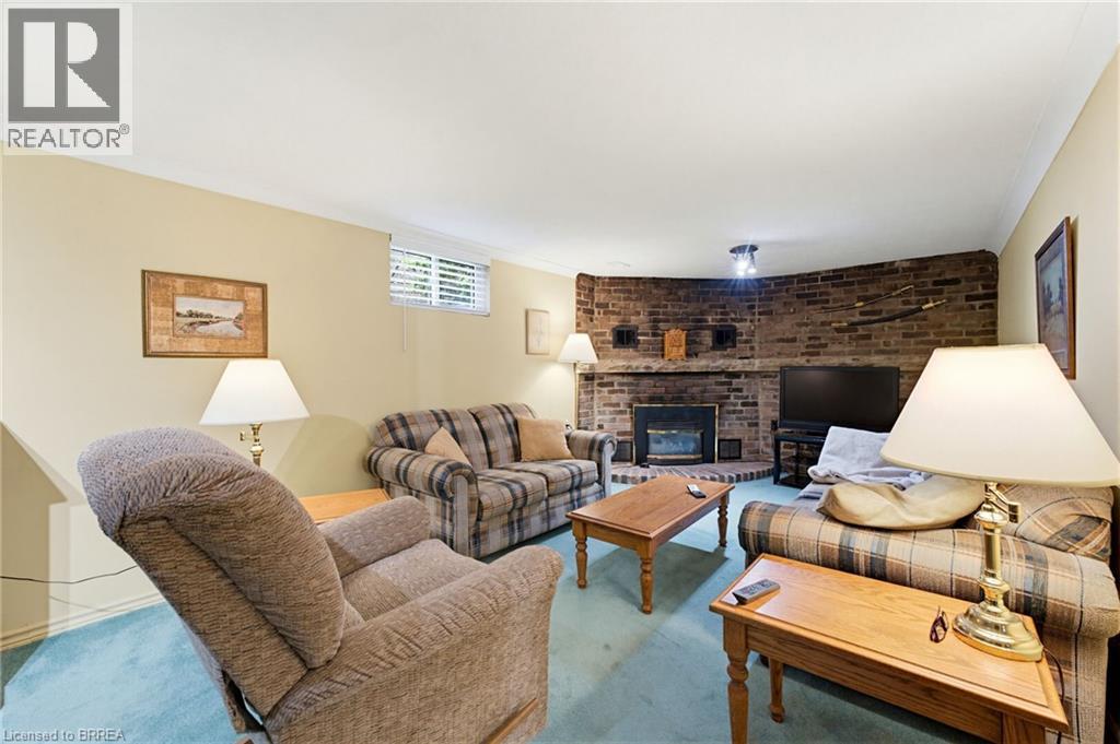 28 RIDGEWOOD Drive, Brantford, Ontario, N3R1A3 — Photo 4