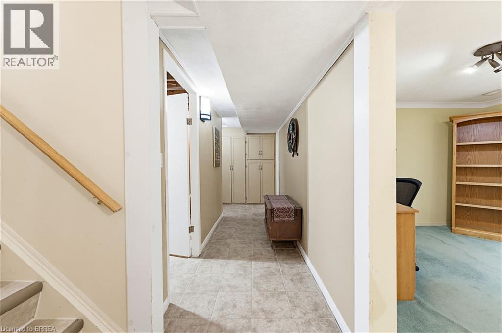 28 RIDGEWOOD Drive - 31