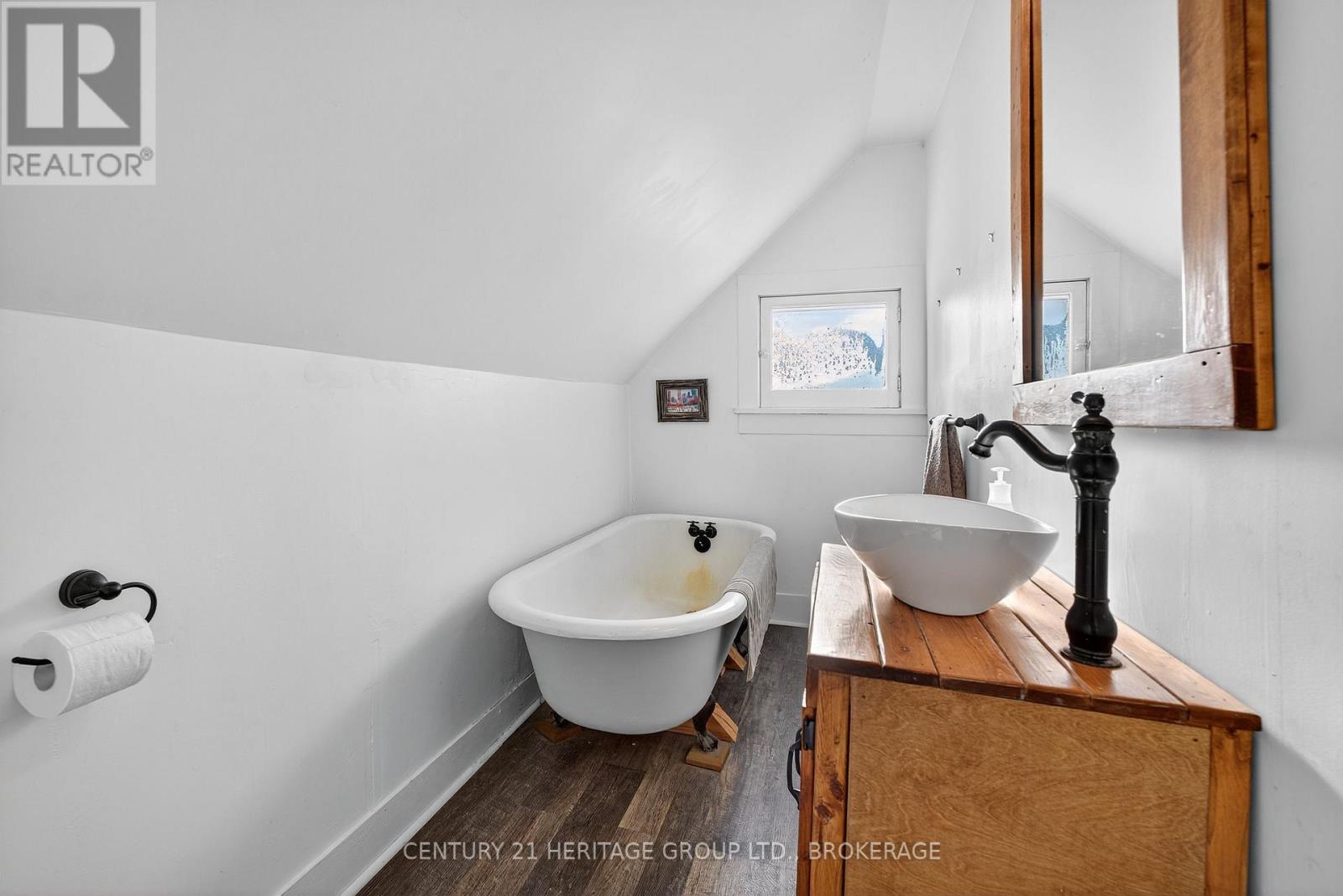 13 WILLIAM STREET - 23