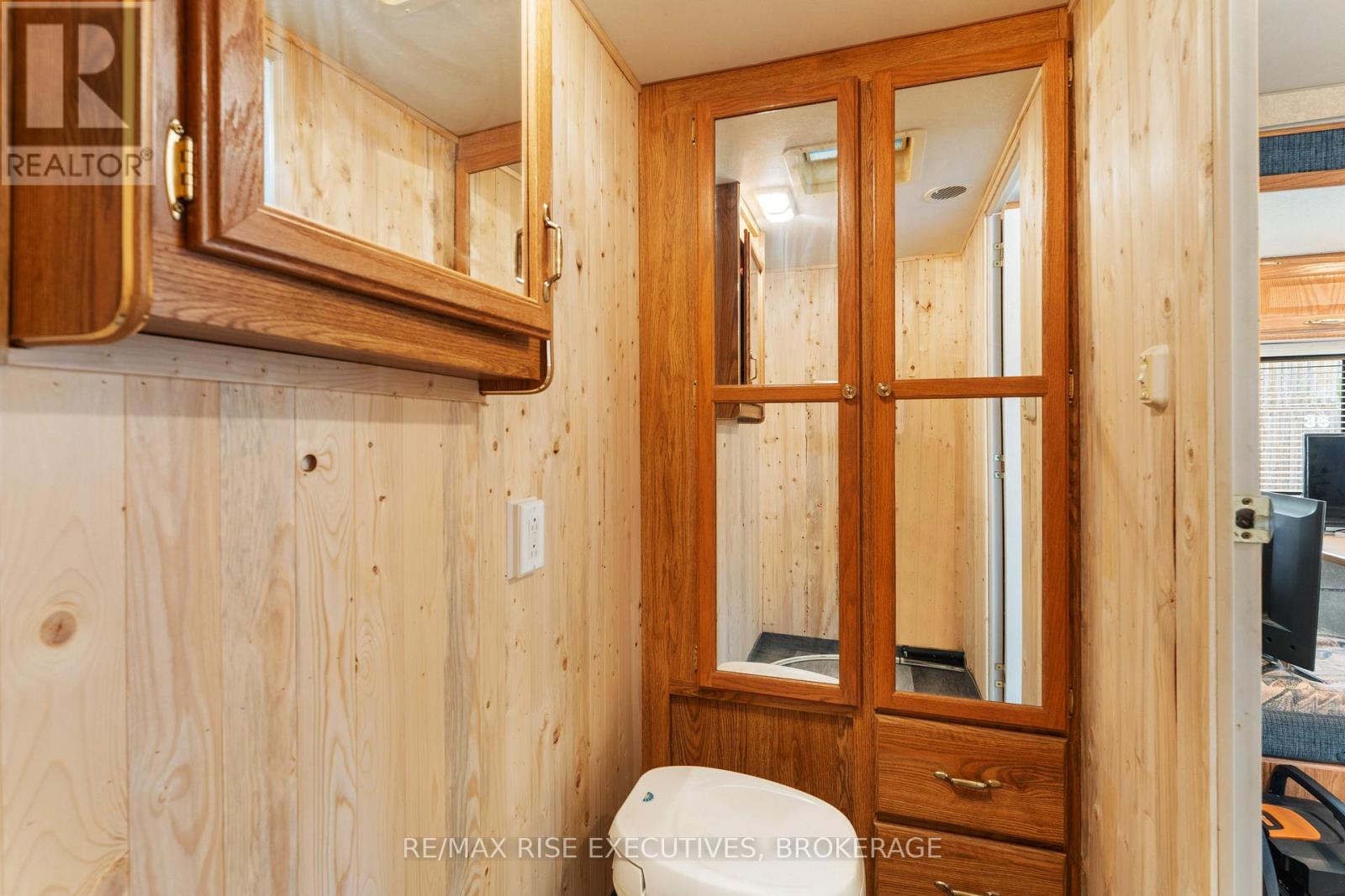 #13 9 GLENFORD LANE - 13