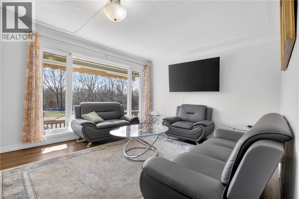 270 MAUSSER Avenue - 9
