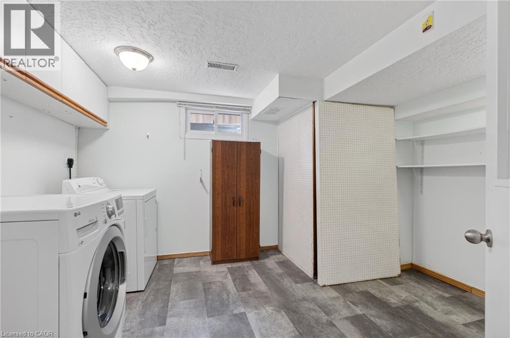270 MAUSSER Avenue - 33
