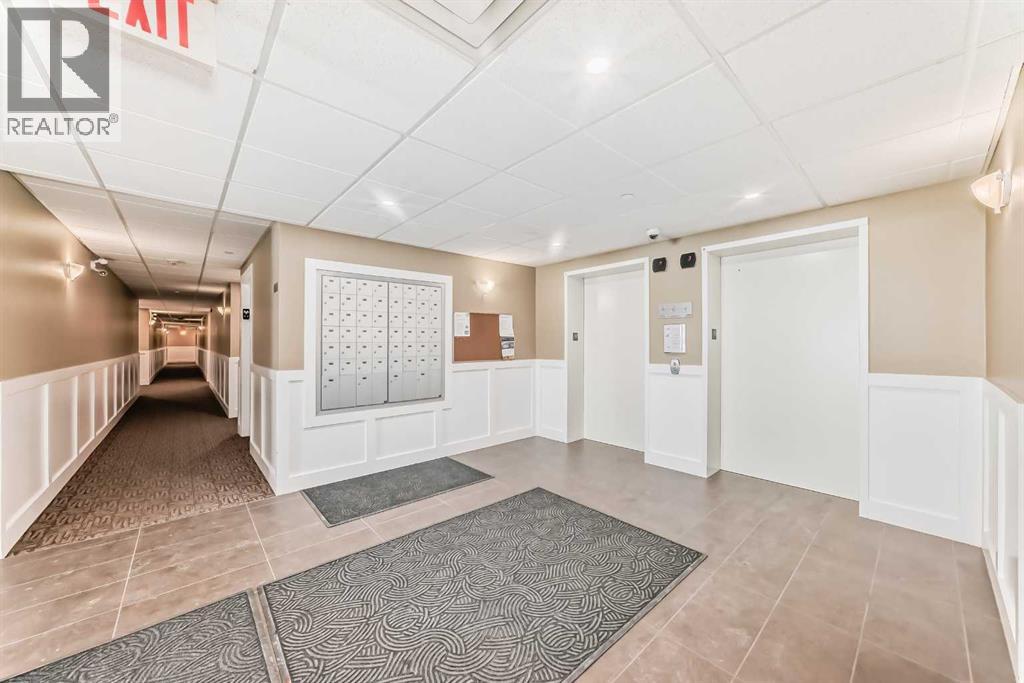 #206 1005B Westmount Drive - 37