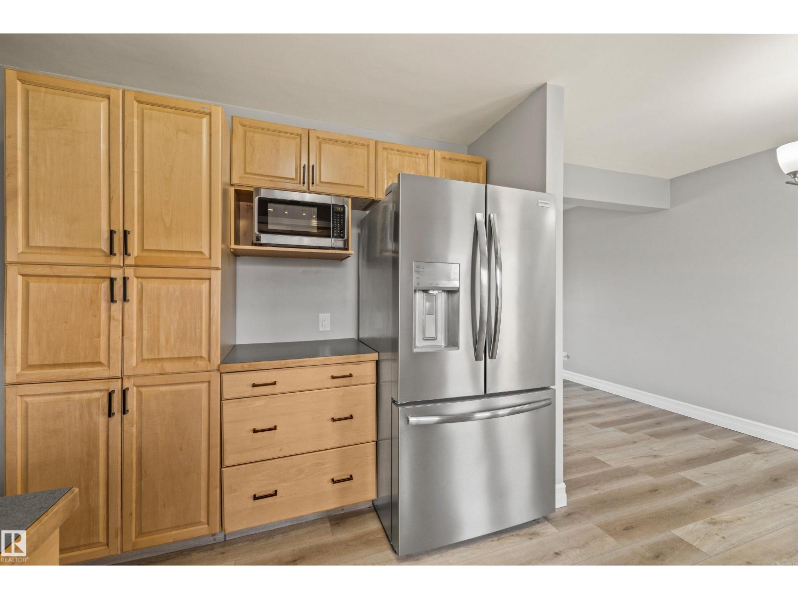 7927 71 AV NW - 5