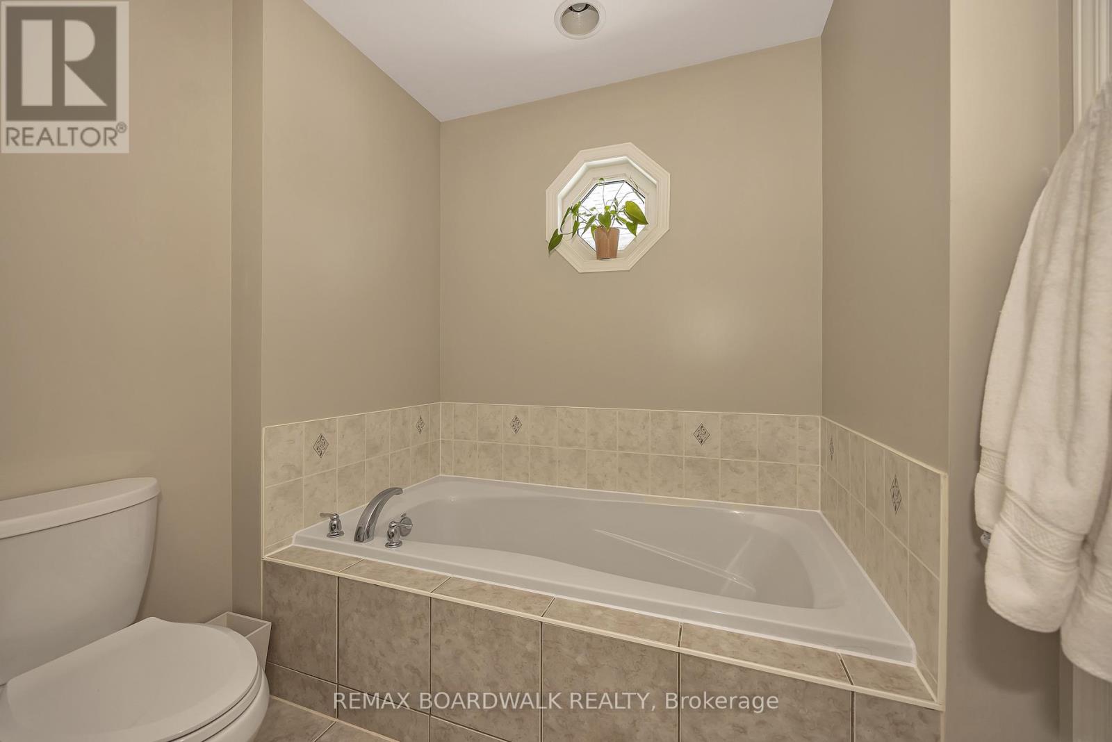 102 MOSSWOOD COURT - 28