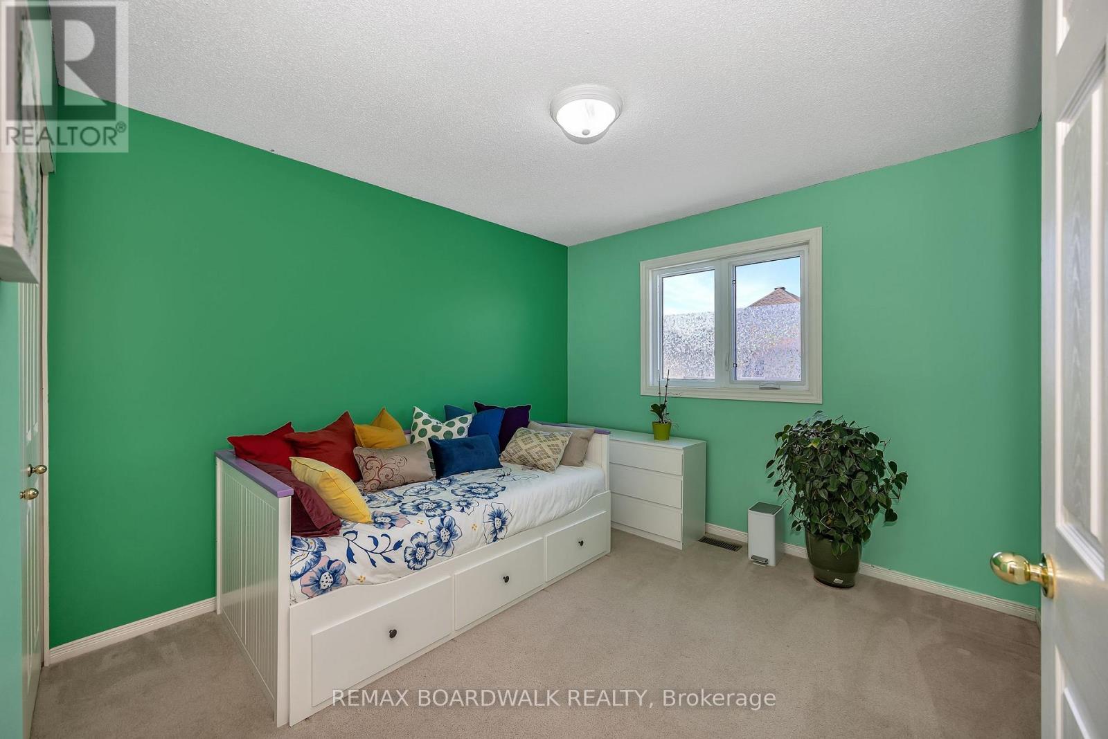 102 MOSSWOOD COURT - 30