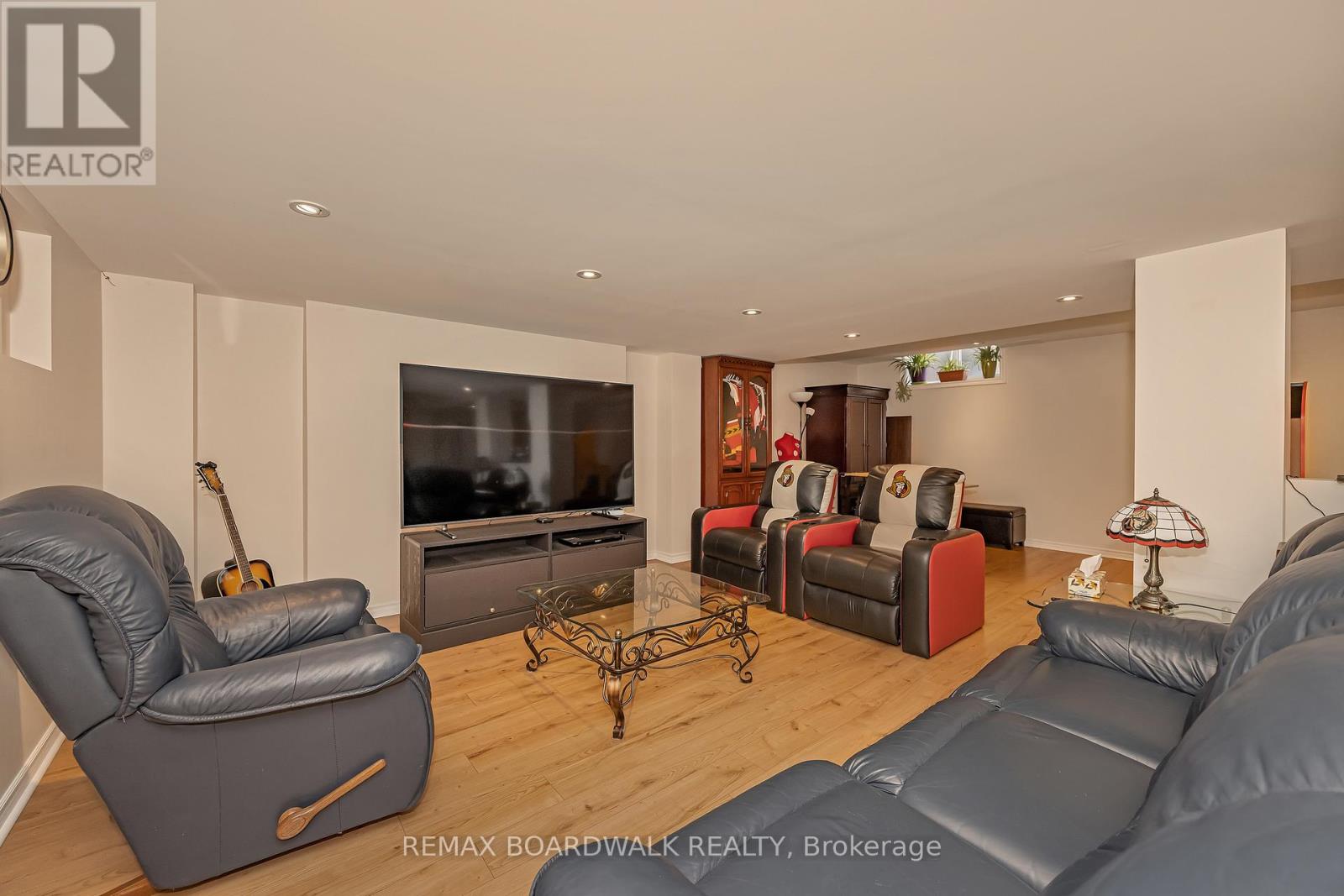 102 MOSSWOOD COURT - 35